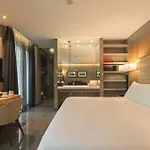 Ξενοδοχείο Forum 4*
