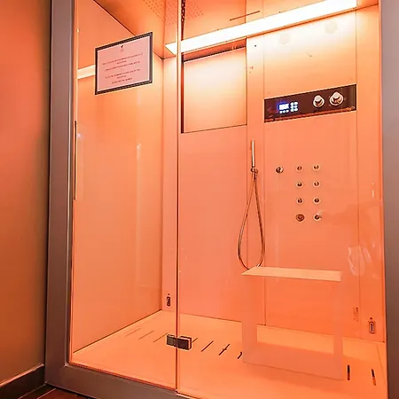 Forum Hotel 4*