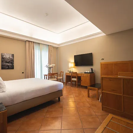 Hotel Forum 4*
